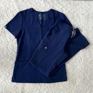 FIGS navy scrub set